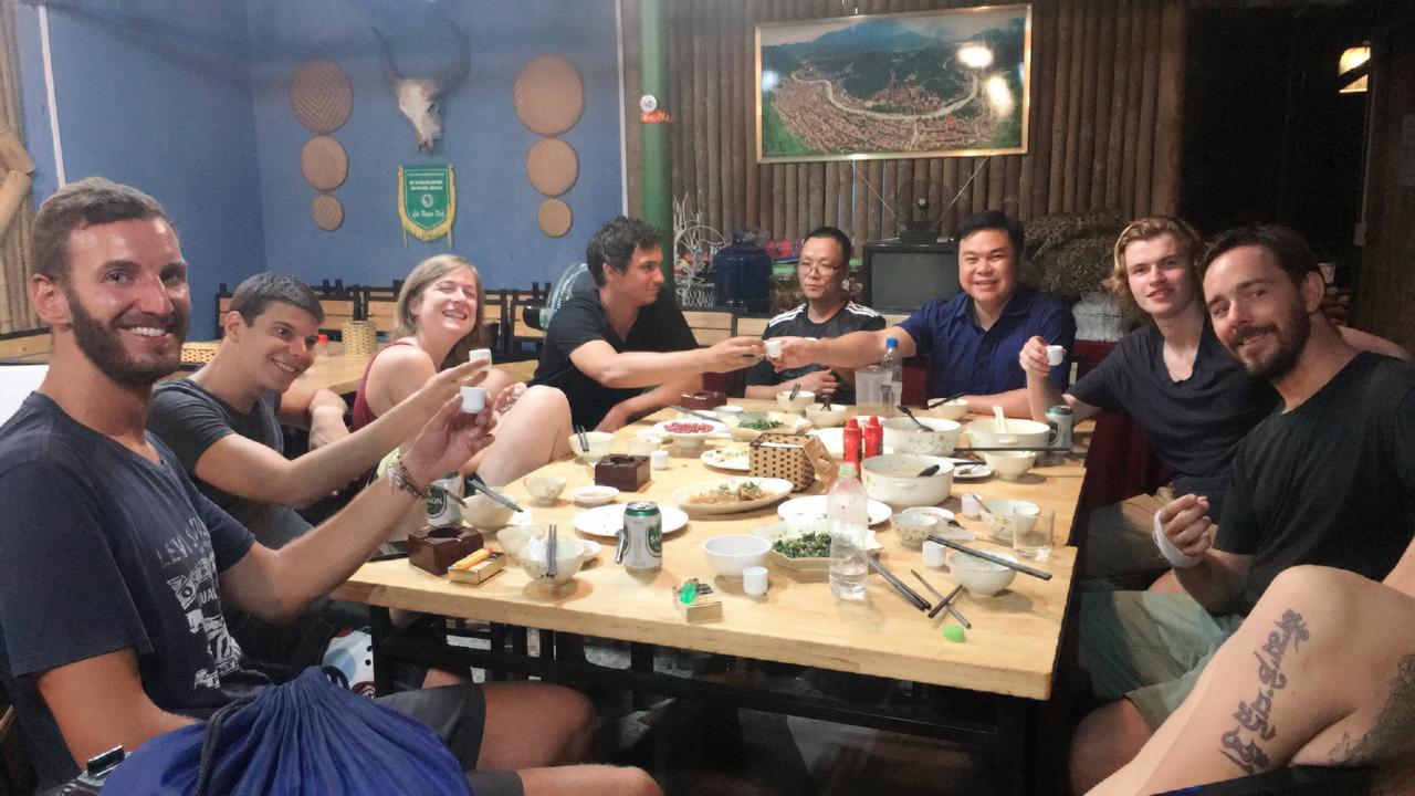 Green Hill Hostel & Tour Ha Giang Dış mekan fotoğraf